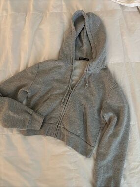Brandy Melville Gray Zip-Up Cropped Hoodie